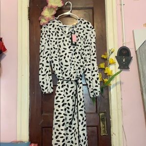 Plus size tie waist white and black spotted dress